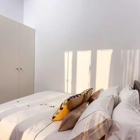 卡拉斯别墅 *